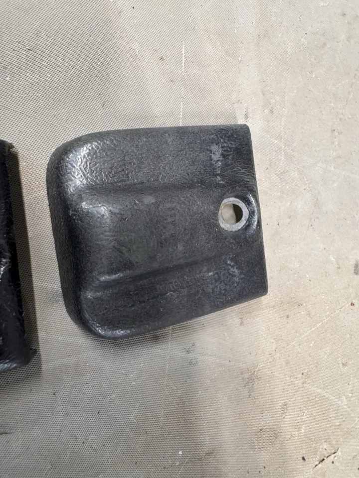 Chevy Camaro Firebird 1982-1992 transmisión automática asiento canastilla perno cubierta OEM Foto 3 de 4