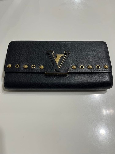 LOUIS VUITTON Long Wallet LOUIS VUITTON Portefeuille Capucines