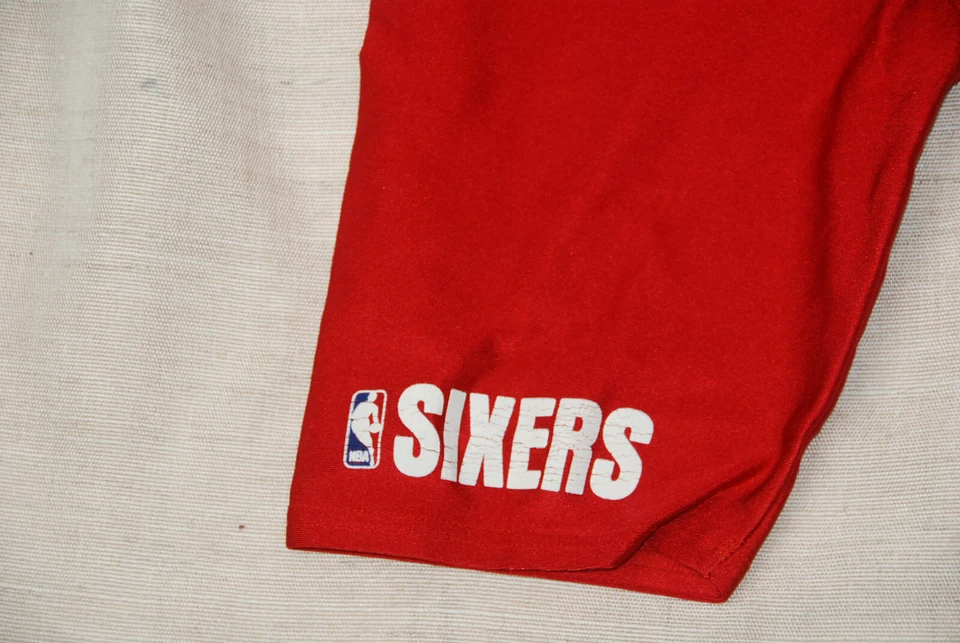 Shorts de compressão masculino SIXERS BIKE Underarmour exercício vermelho tamanho G - Imagem 2 de 4