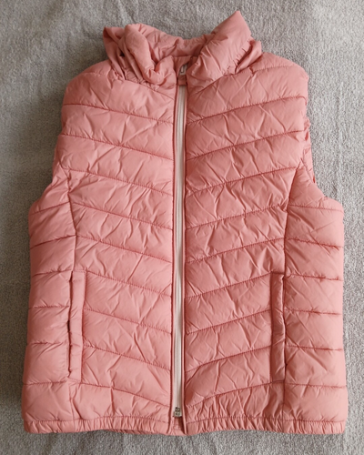 Mango pink gilet/bodywarmer, zip up, hood, pockets, girl age 8-9, excellent con.