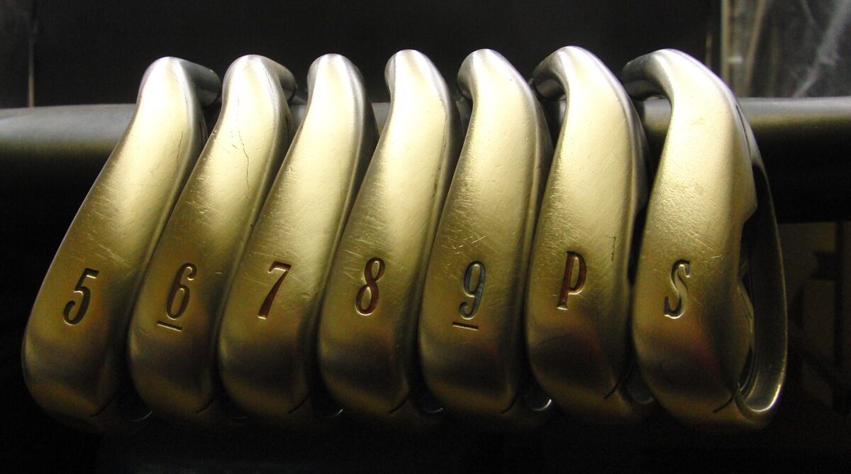 Set of 7 x Callaway X18R Irons 5-SW Uniflex Steel Shafts Izanahi Studio Grips Set of 7 x Callaway X18R Irons 5-SW Uniflex Steel Shafts Izanahi Studio Grips