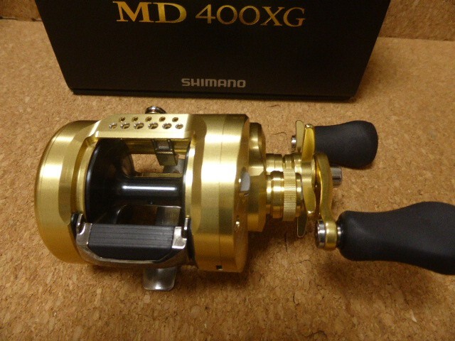 Shimano 23 Calcutta Conquest MD 400XG Right Baitcasting Reel