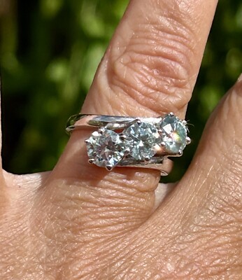 3,14ct. Schöner Moissanit Trilogie Ring für Damen Eisblau Weiß 925 NEU UK