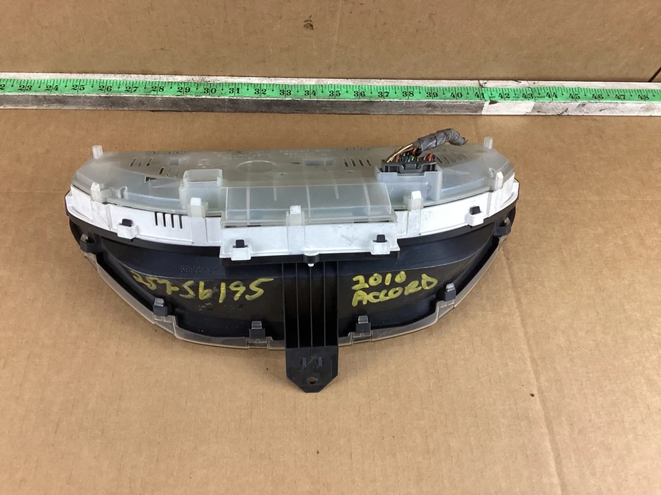2008 - 2012 Honda Accord Speedometer Cluster Unknown Mileage 78100-TE0-A220 - Image 2 of 4