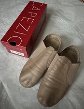 Capezio Slip On Jazz Shoes Caramel Women s Size 11.5M w/box EUC