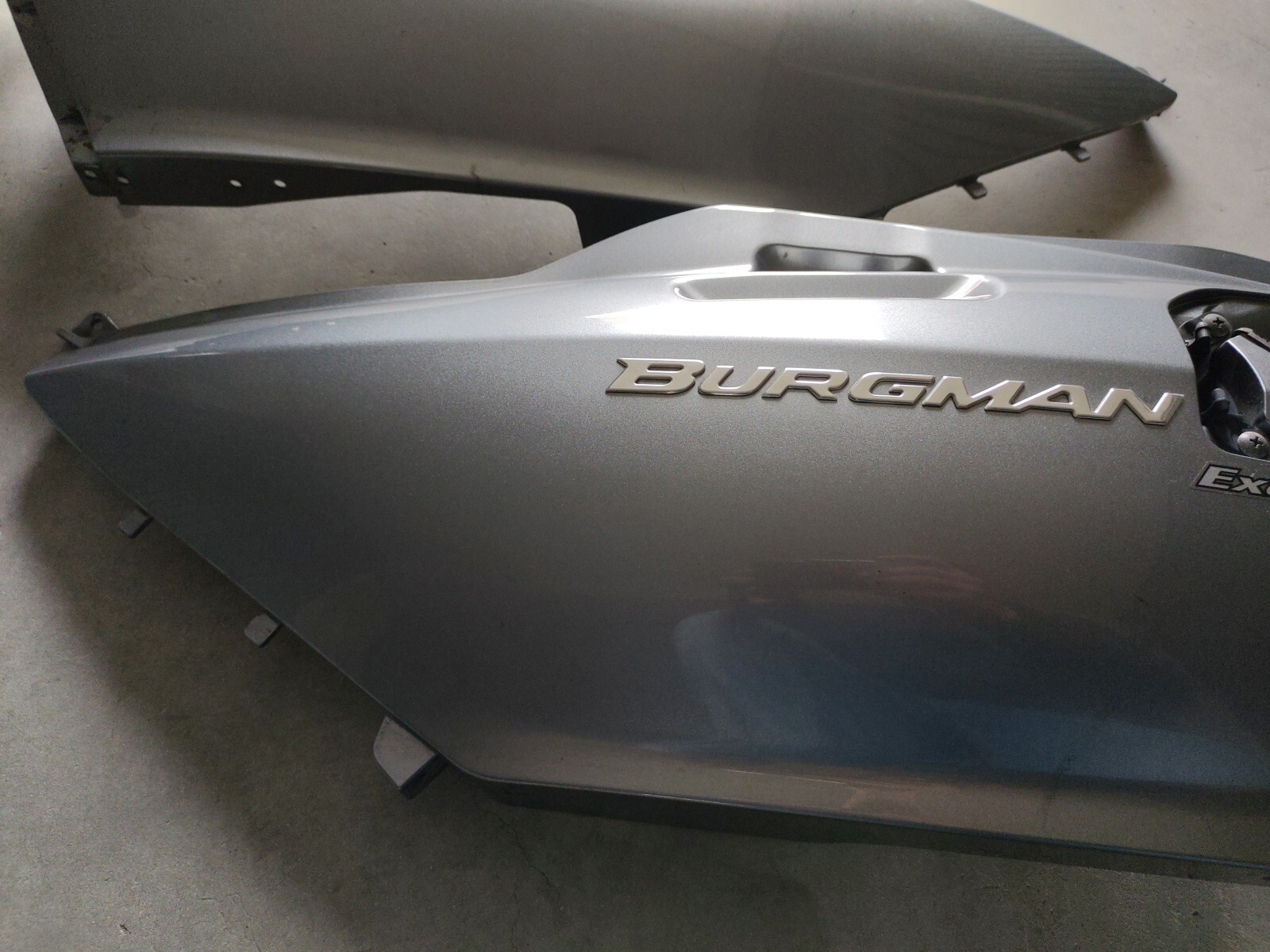 Carena Codone Destra, Sinistra Suzuki Burgman 650 Executive 2006 - Foto 4 di 18