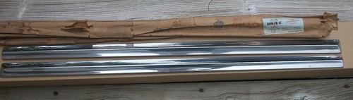NOS PAIR 1950 BUICK Super Roadmaster Tourback Sedan Rear Door Lower Moldings - Picture 2 of 7