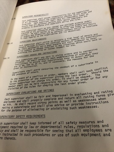 Glendale Polizei Handbuch 70er Jahre Oldtimer Polizei Motorrad Offizier - Bild 10 von 20