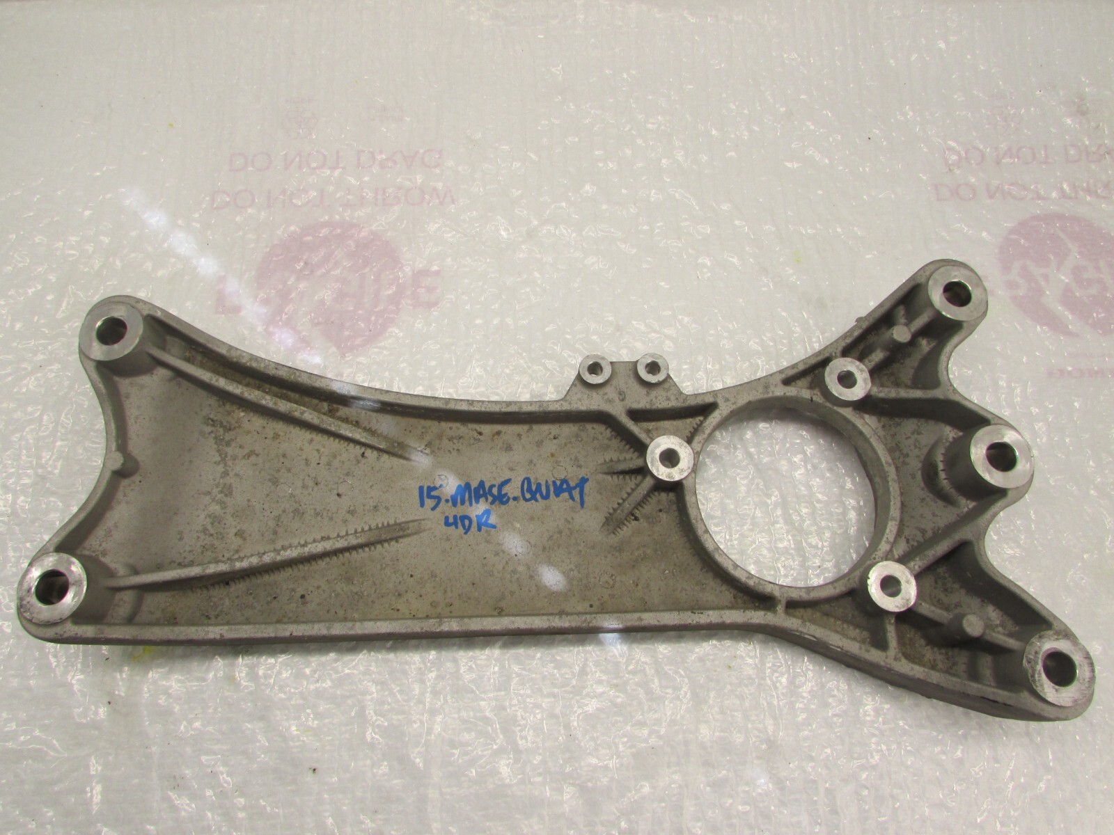 2014-2016 MASERATI QUATTROPORTE &GHIBLI TRANSMISSION MOUNT BRACKET OEM670003632