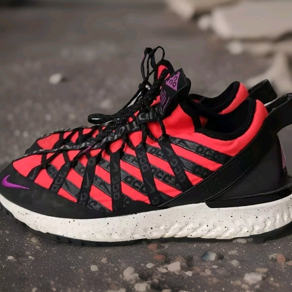 Nike ACG React Terra Gobe Bright Crimson Trail Running Shoe  display picture 1