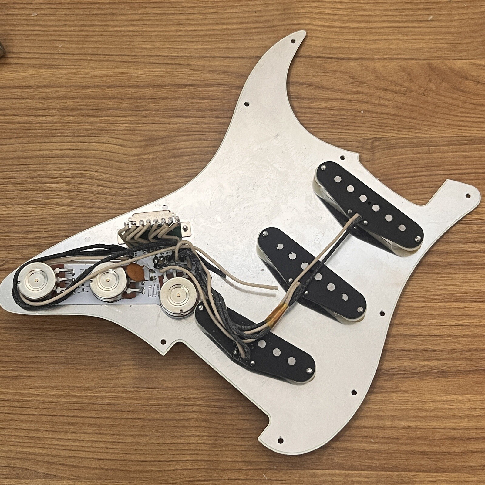 Seymour Duncan DJ-200R 減らそ mod