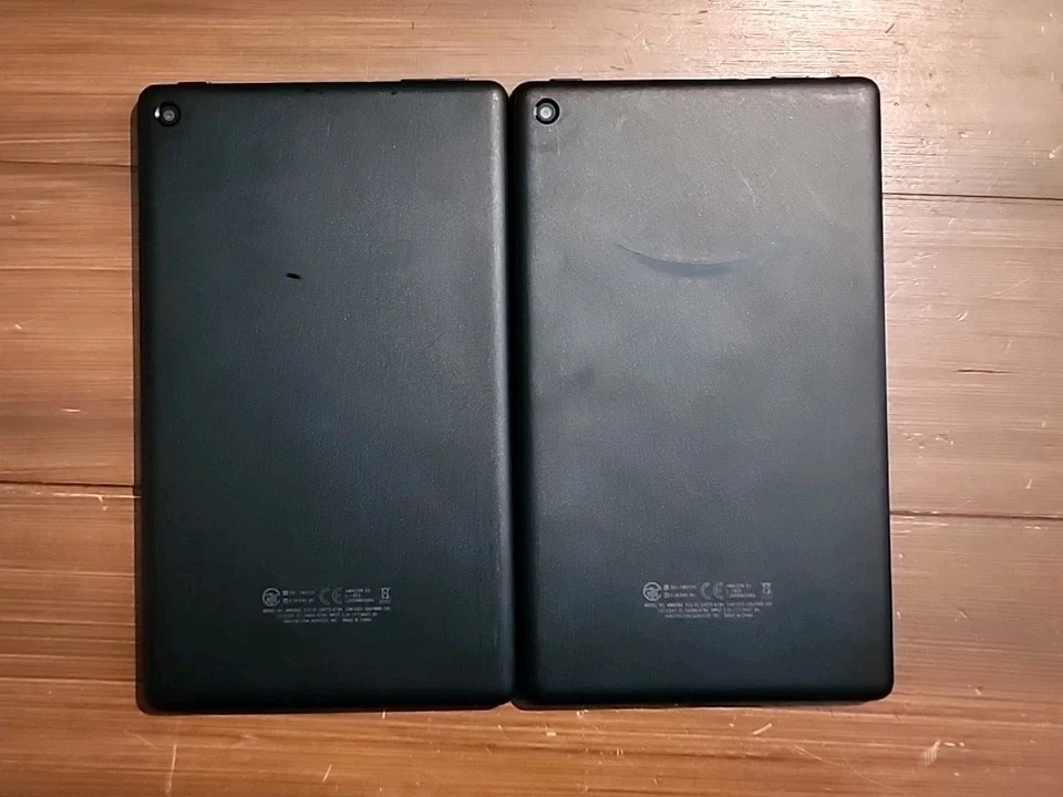 Tablet Amazon Kindle Fire 7 9ª Generación M8S26G Negra 7" WiFi X 2 Solo Reparación Foto 3 de 4