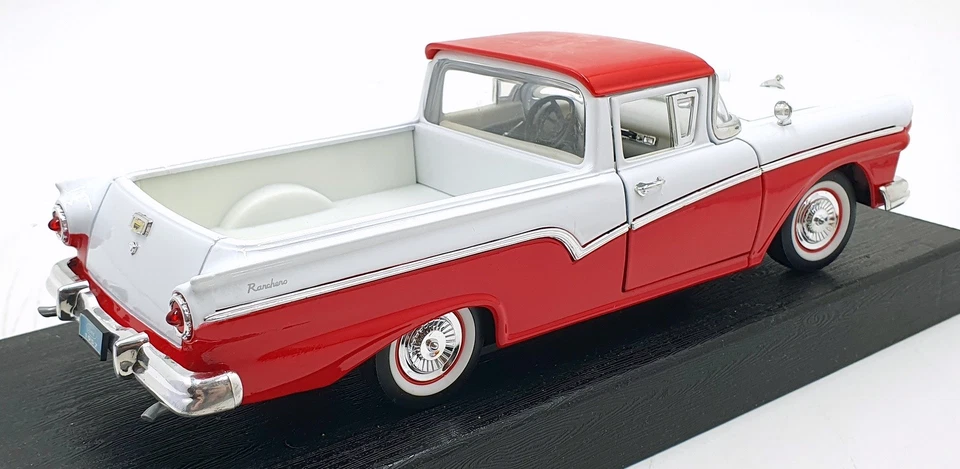 Road Legends 1/18 Scale Diecast 92208 - 1957 Ford Ranchero - Red - Image 2 of 4
