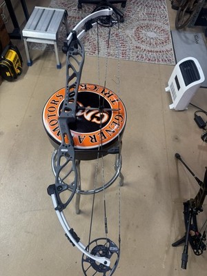 PSE Supra X 37 Right Handed Charcoal 60lb SE2 Target Bow