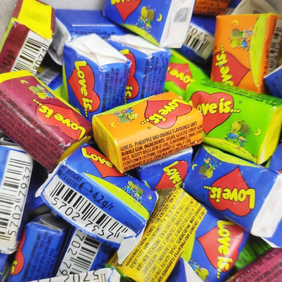 Love is Chewing Gum 100 Pcs Box - 5 Mixed Fruit Flavors Russian