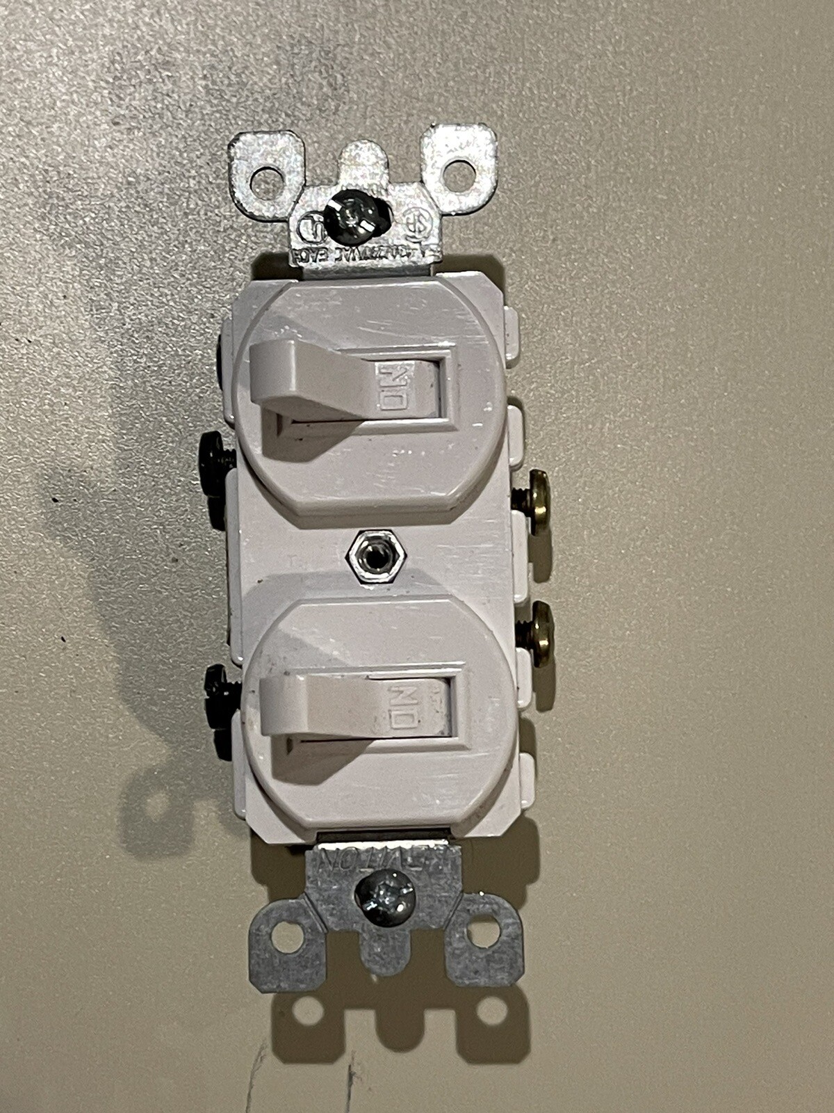 Leviton 52242W Combination Two Single Pole Switches 15 Amp 120/277