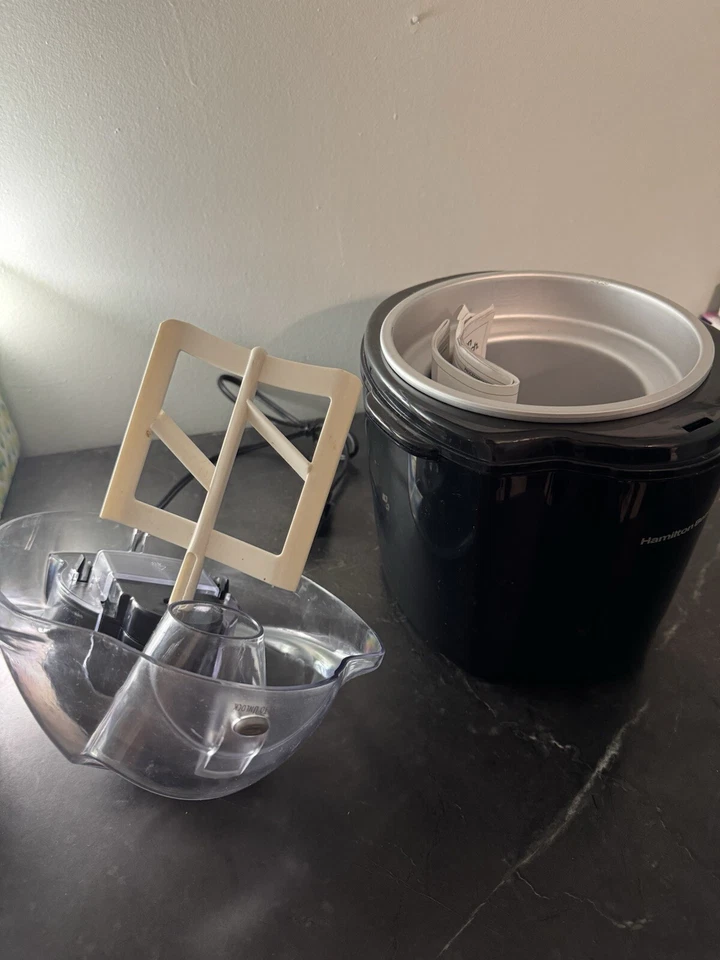 Heladera negra Hamilton Beach 1,5 qt Foto 3 de 3