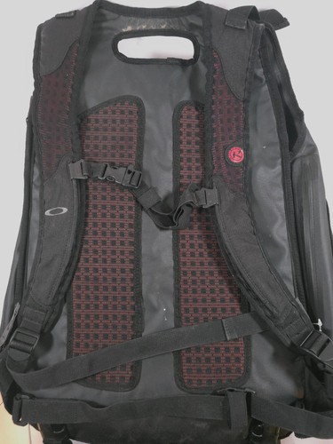 Oakley Blade 3-1 Wet Dry Hydrofuse Backpack 42L Black Surf Watersport - Picture 5 of 5