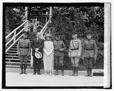 U.S. Military men,Mrs. Harding,unidentifed man,7/26/22,July 1922,Florence King