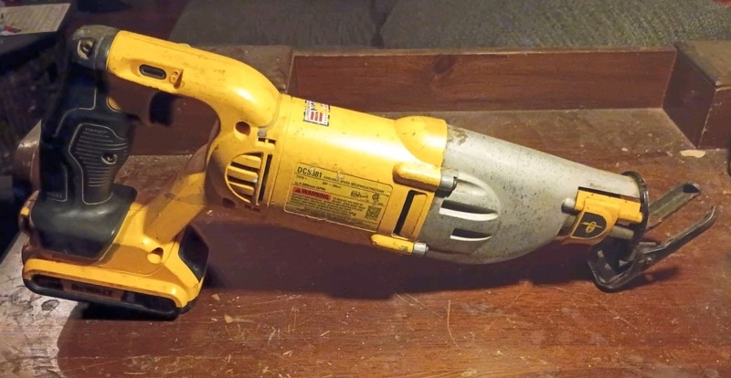 DEWALT DCS381 Reciprocating Saw and Battery For Parts Or Repair
