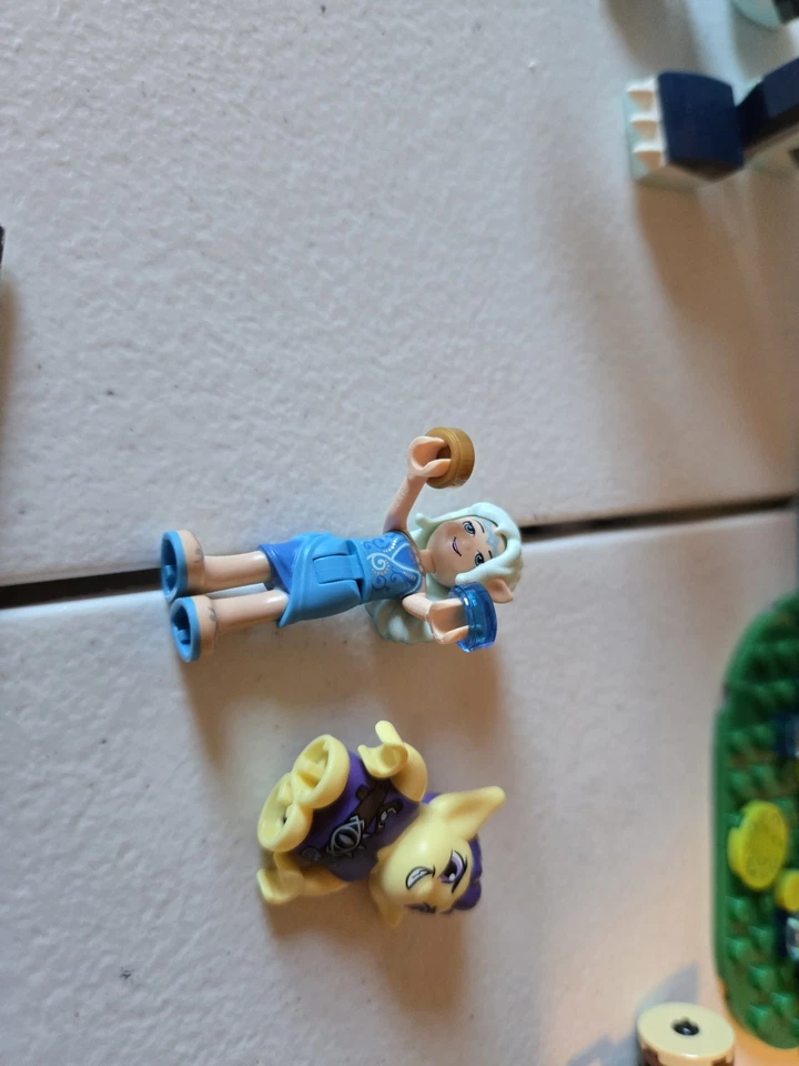 LEGO Elves: Rosalyn's Healing Hideout (41187) - Image 2 of 4