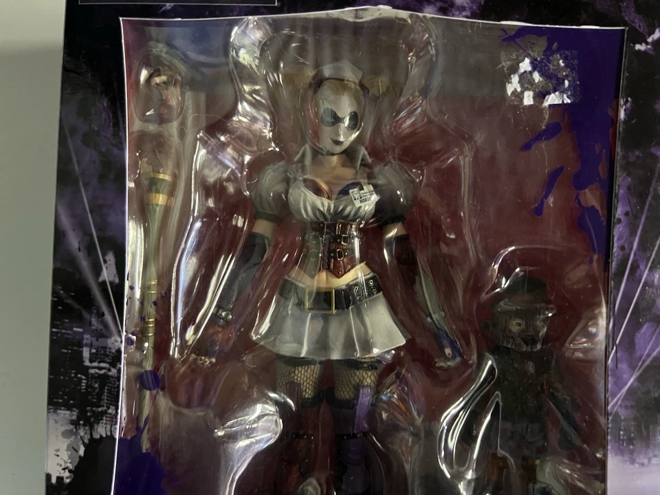 Batman Arkham Asylum • Harley Quinn - Play Arts Kai - SQUARE ENIX 9” Figure - image 3 of 4