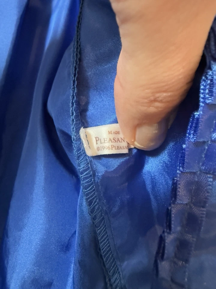 Pleasant Company Felicity's Christmas Outfit Complete With Extras American Girl - Image 2 of 4