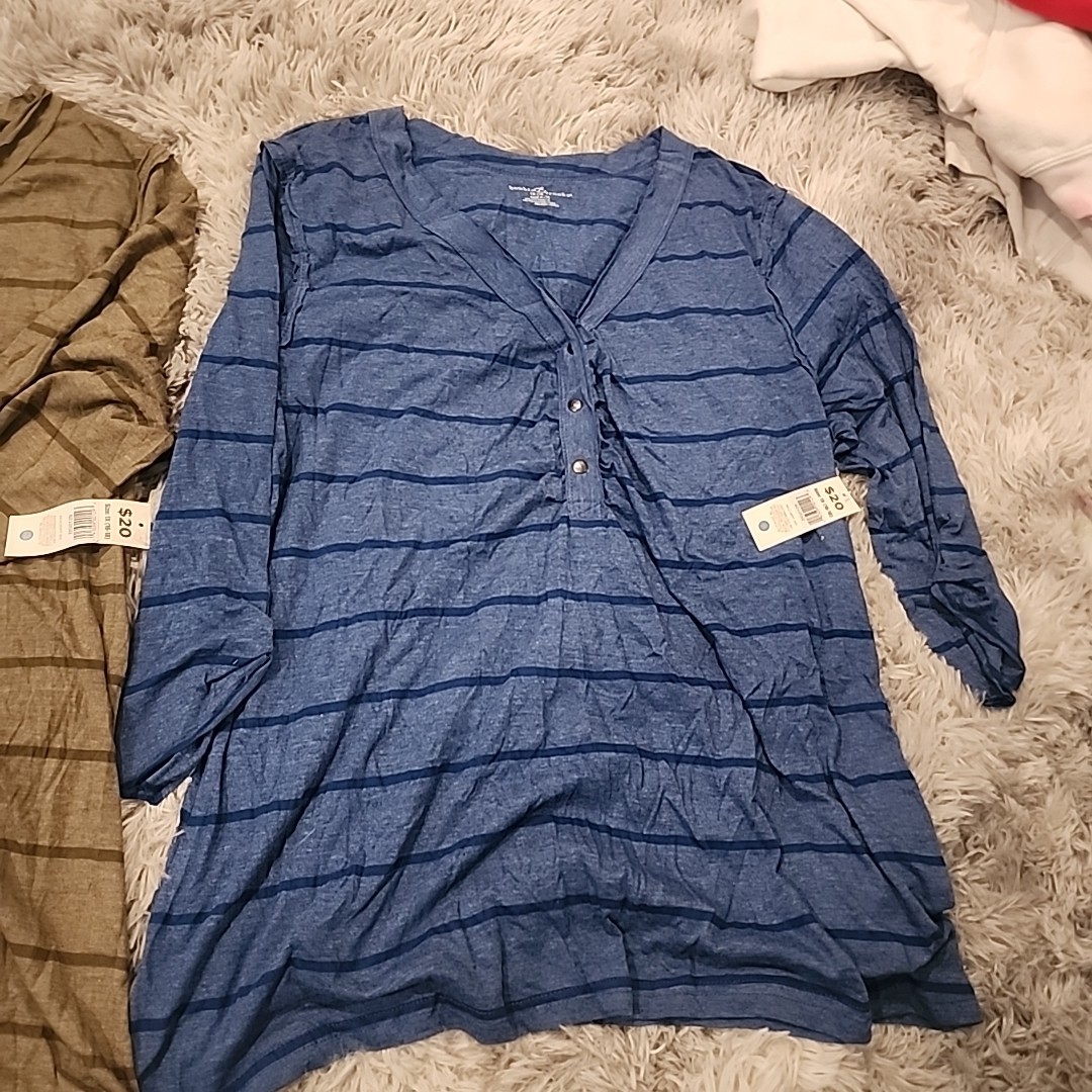 Lot Of 2 Bobbie Brooks Woman's Soft Casual  ¾ Sleeve Plus size 3x Vneck 