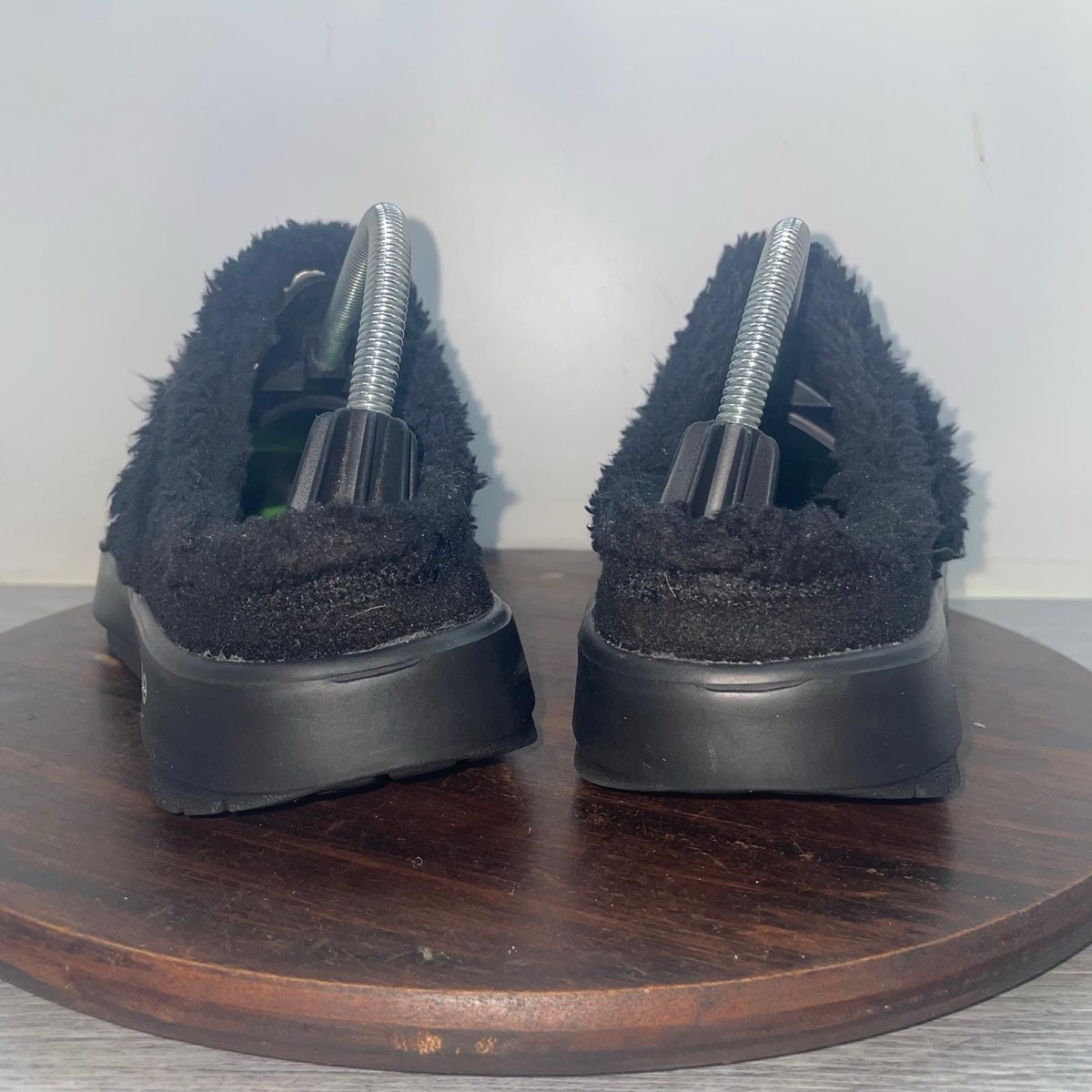Oofos Oocoozie Mules Sherpa Recovery Comfort Shoes M11. OOFOS OOcoozie Mule Men main image 3