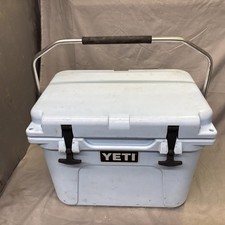 YETI Roadie 20 Hard Cooler - Ice Blue - Rare Color- Used New Rubber Latches