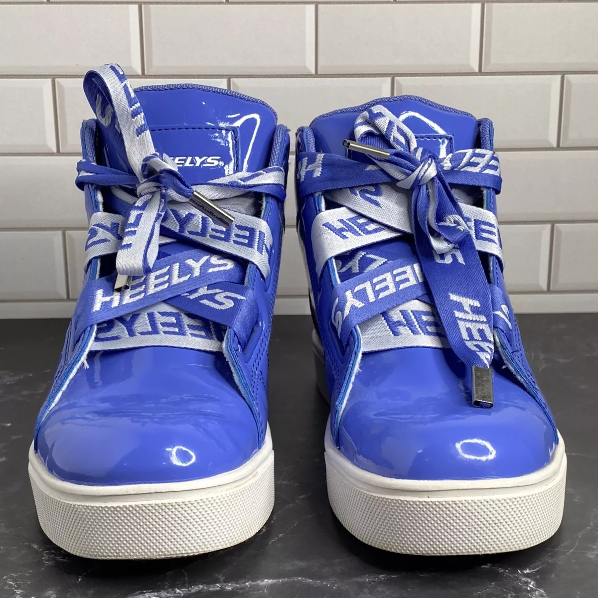 Heelys Skate Shoes High Top Kids Youth Size 6 Women s 7 Logo Lace Roller skate