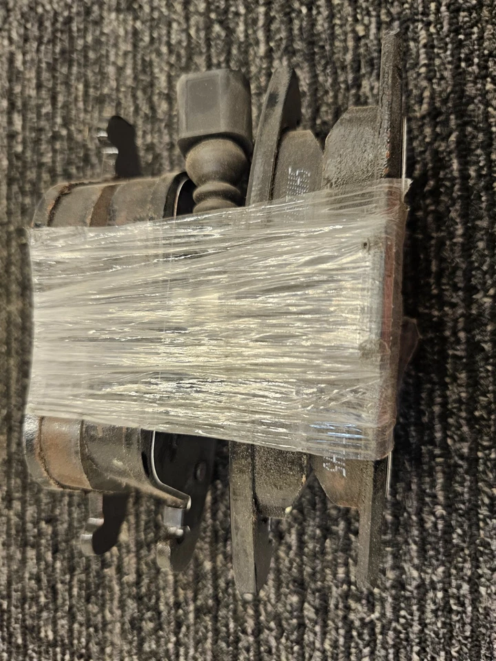 Pastilla de freno de disco cerámica delantera Akebono EUR1375 Euro para Audi Q3 Quattro VW Passat Foto 2 de 4