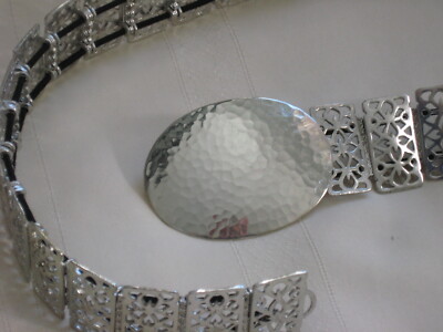 Hammered Metal Link Stretch Belt Silver Tone Silvertone Metal Link Stretch Belt Lacy Look, Hammered Style  main image 2