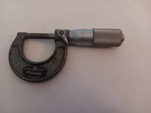 Vintage Mitutoyo #103-125 0-25 mm Range 0.01mm Graduation Outside Micrometer