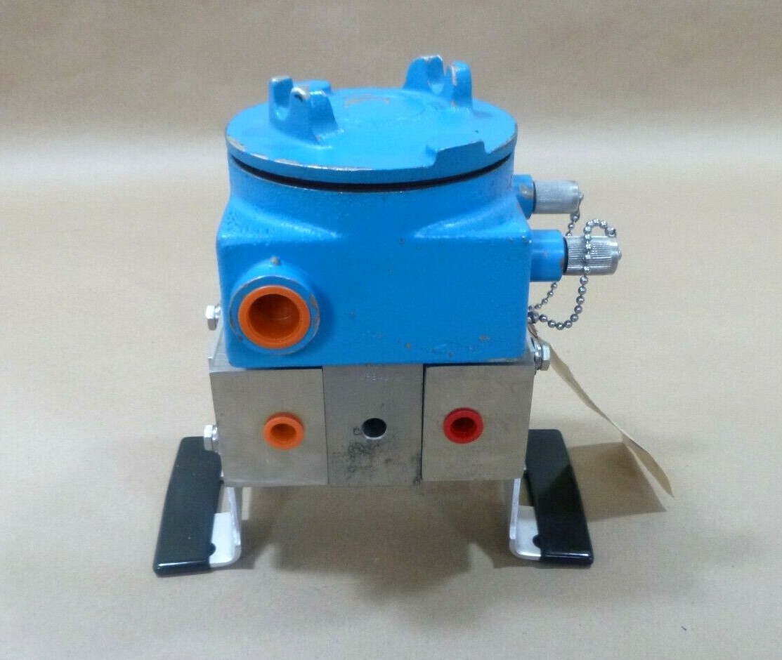 ITT Barton 752 Differential Pressure Transmitter 1270 VDC, 420MA, 3.329.4 WC Landigns Piloto