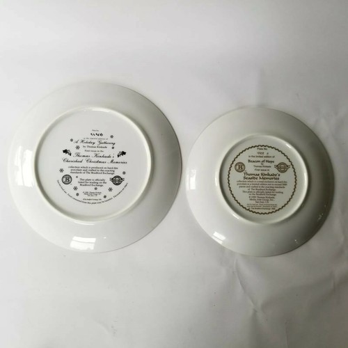 Thomas Kinkade 2 Collector Plates A Holiday Gathering and Beacon of Hope - Picture 7 of 7