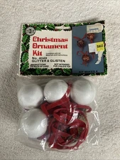 Glitter & Glisten No. 4049 LeeWards Christmas Ornament Kit Vintage