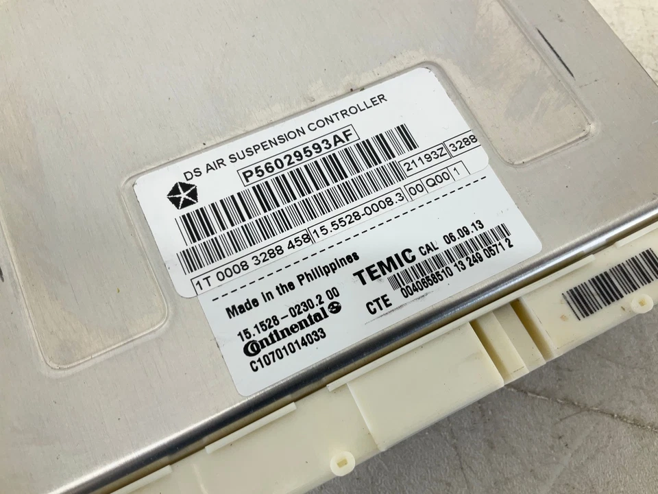 Módulo controlador de suspensión neumática Dodge Ram 1500 13-18 computadora con cubierta OEM Foto 3 de 4