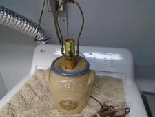 Pinewood Valley Stoneware Lamp