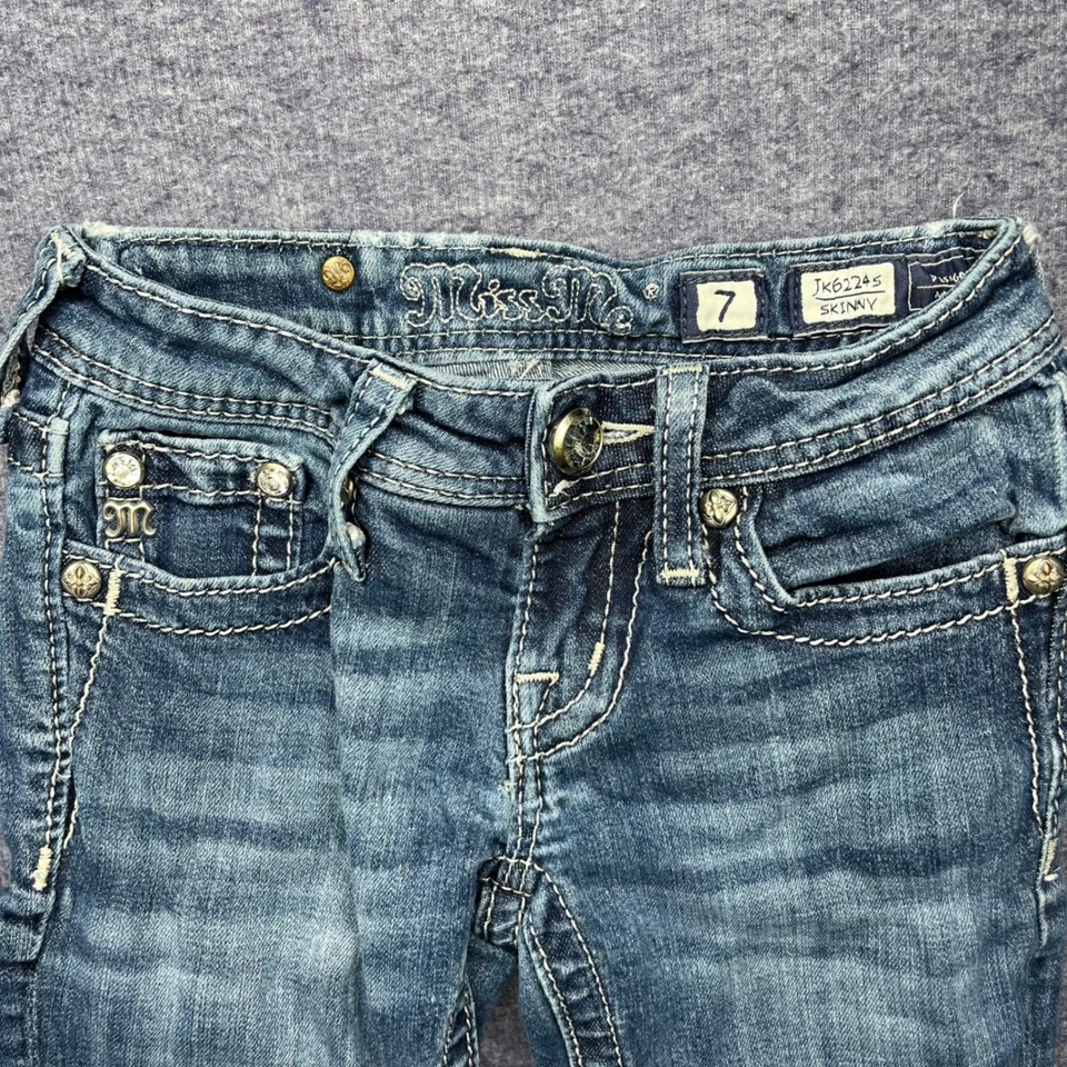 Pantalones de mezclilla ajustados Miss Me para niñas con diamantes de imitación adornados con bolsillos cruzados azules talla 7 Foto 3 de 4