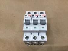 Lot Of 3 Cutler Hammer Circuit Breaker WMS1C02 2A 1 Pole 2 Amp 240VAC C2 #19C39