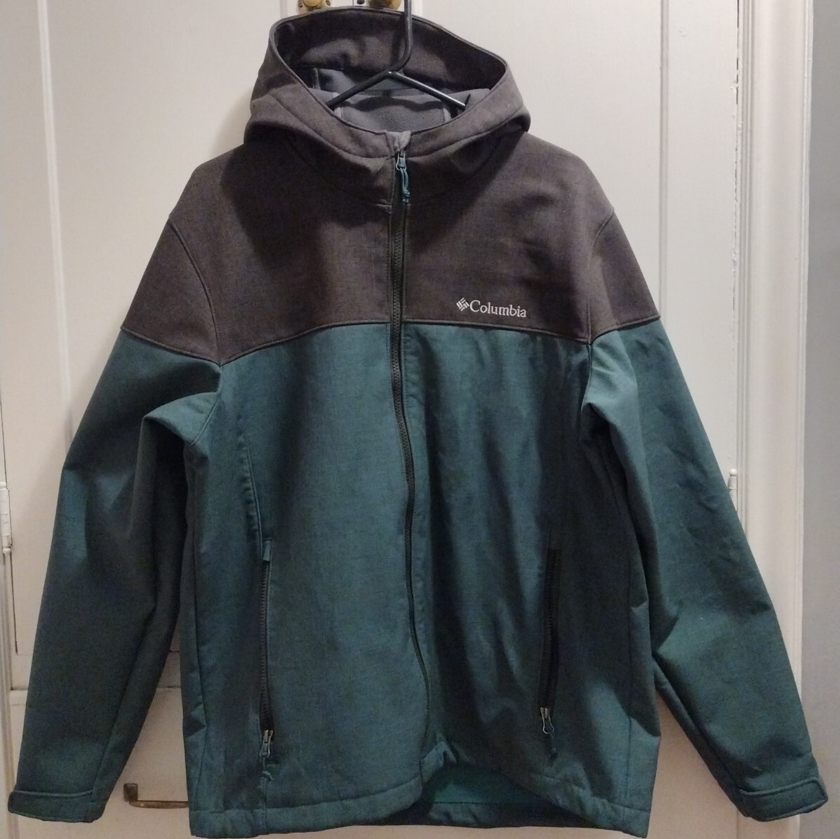 Columbia Jacket hooded Barely Used Rn 69724 Ca 05367 Sz L eBay