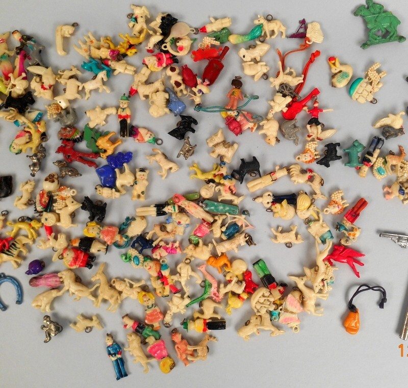 200 PLUS ANTIQUE CRACKER JACK PRIZES TOYS GUMBALL CHARMS TRINKETS ESTATE FIND eBay