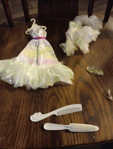 Vintage 1984 Barbie  Iridescent Boa A Accessories