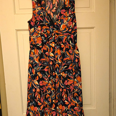 French Connection Women s Multicolor Floral Wrap Midi Dress Sleeveless V-Neck S
