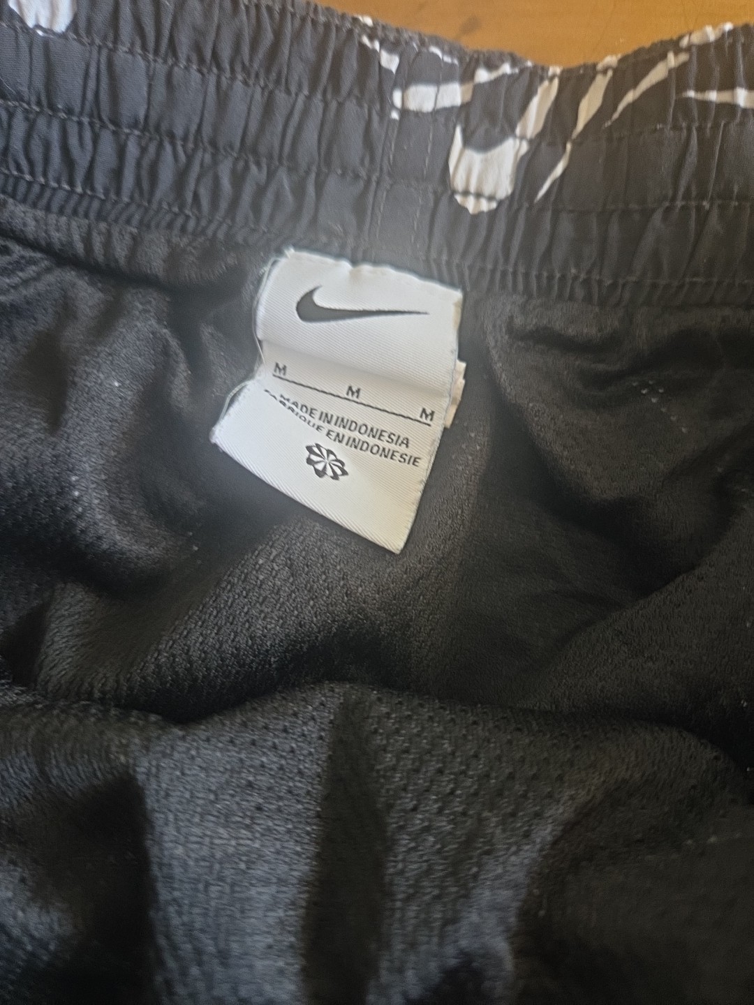 Nike Swoosh Link Swim Trunks Mens M All Over Print Black White Volley Shorts image 3