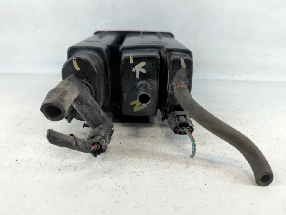 Nissan Altima 2008 bote de carbón de vapor de combustible F45QU Foto 4 de 4