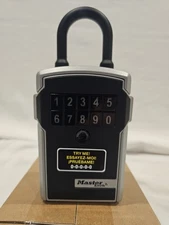 Master Lock 5440EC Bluetooth Portable Lock Box for Keys, Metal, FAST Shipping