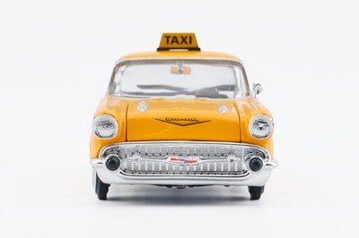 MOTORMAX 1957 57 CHEVY BEL AIR TAXI 1/24 Scale DIECAST Model Car