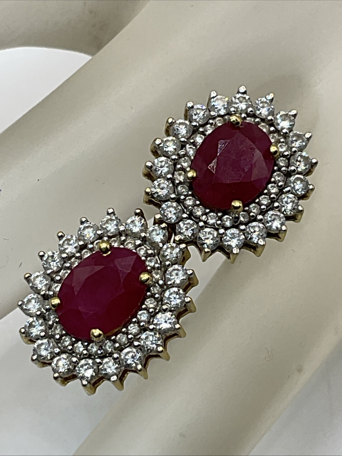 VINTAGE HANDMADE Solid 18K Yellow Gold Ruby & Dia… - image 1